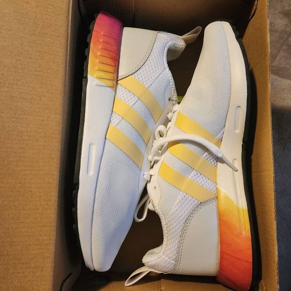 Adidas Neo Womens Size 8.5 NIB - Picture 2 of 4